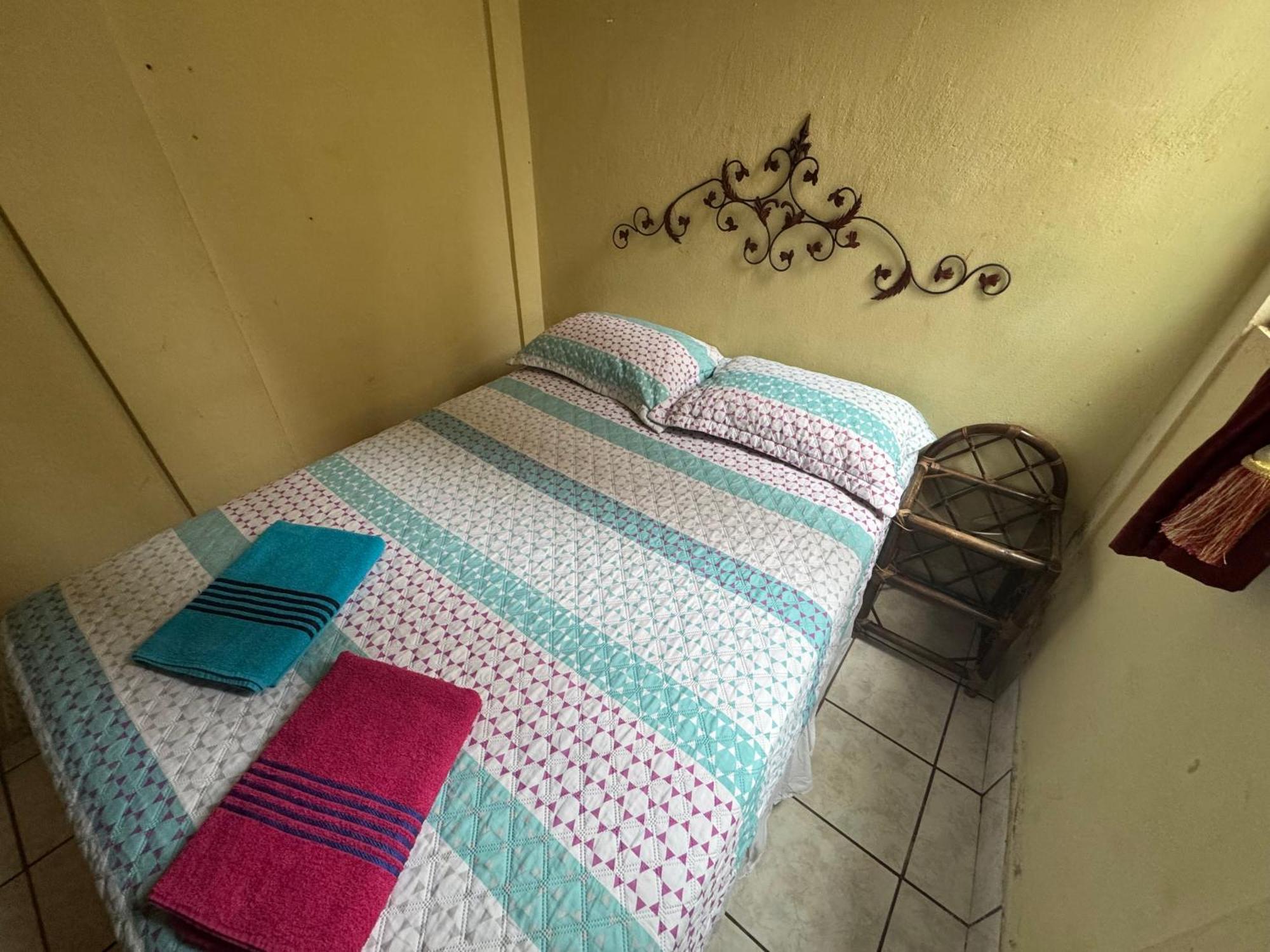 Hostal Los Girasoles By Hostal Inn Flores Buitenkant foto